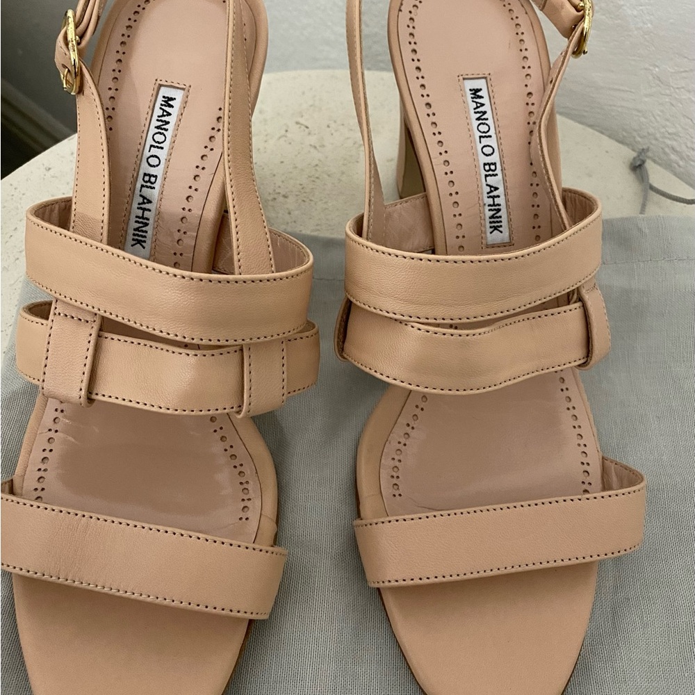 NEW - MANOLO BLAHNIK MEMAARHI LEATHER NUDE  SANDAL 39
